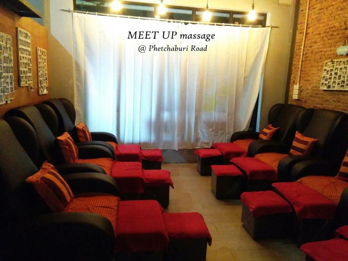 Meet Up Hostel Bangkok Esterno foto
